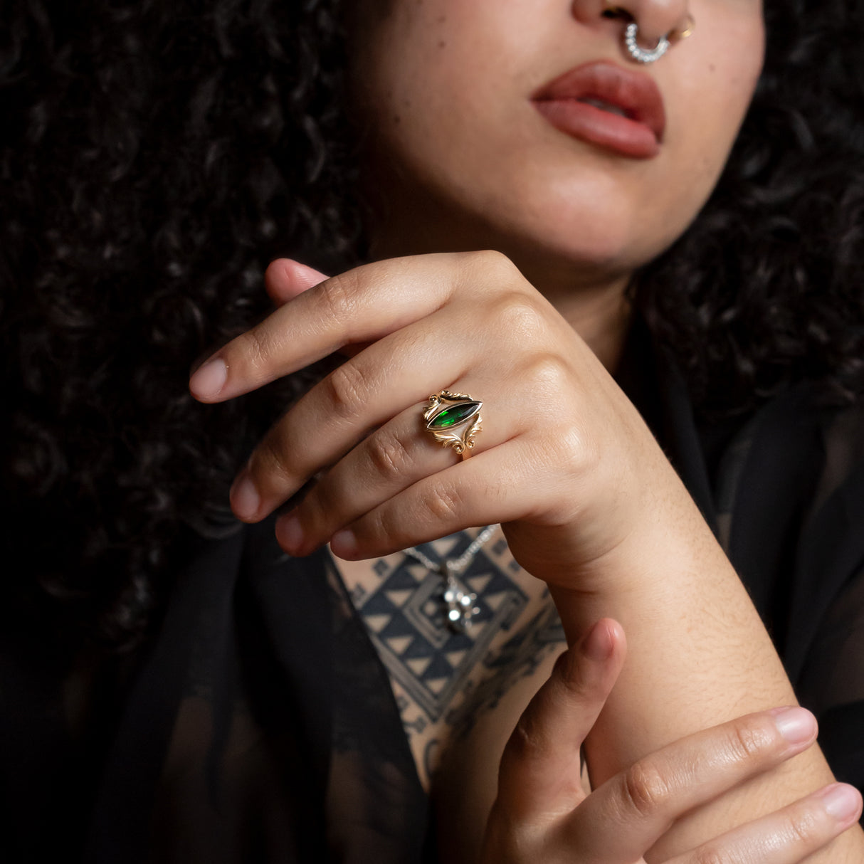 1.34 carat Chrome Green Tourmaline Oracle ring in 9 carat Gold