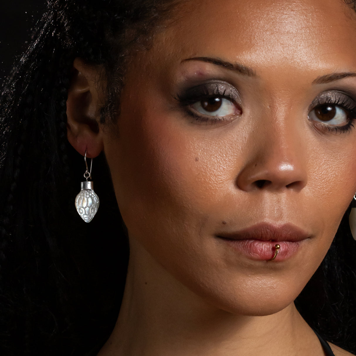 Venom Earrings in Mother of Pearl