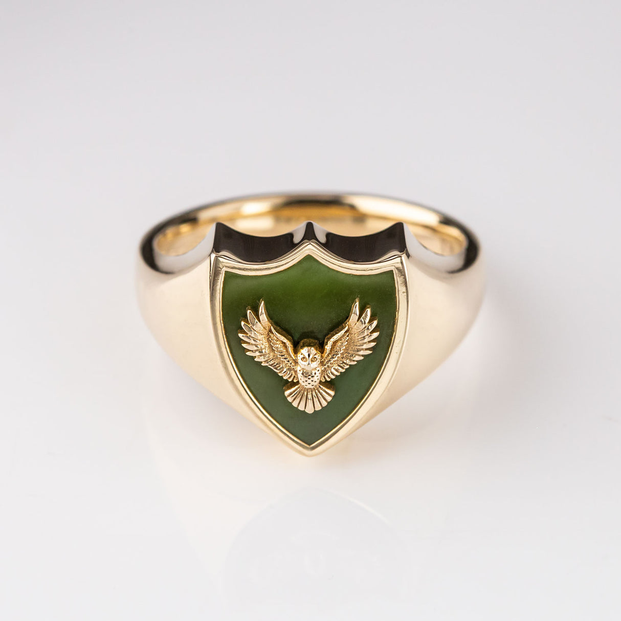 Pounamu Owl Crest Signet ring in Yellow Gold or Platinum