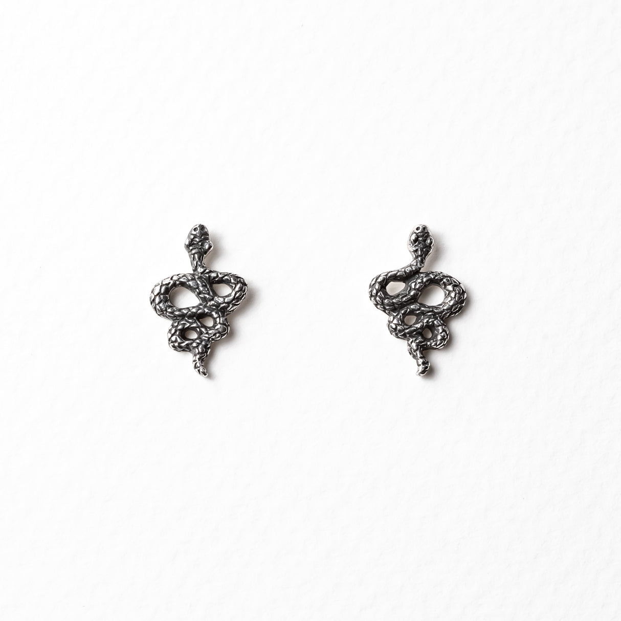 Snake studs
