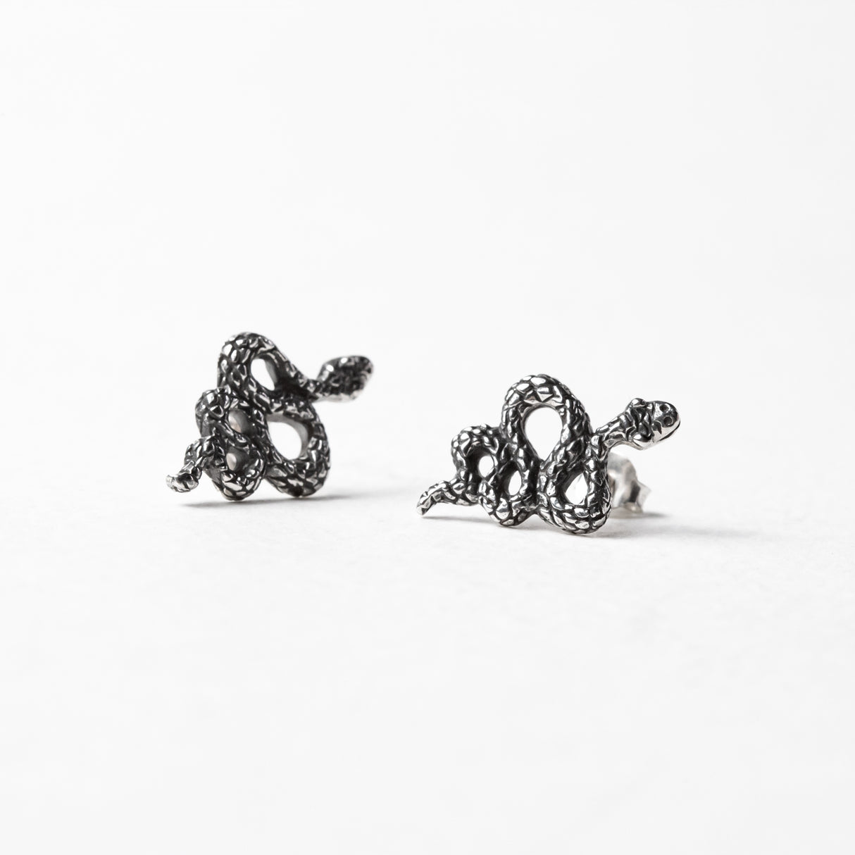 Snake studs