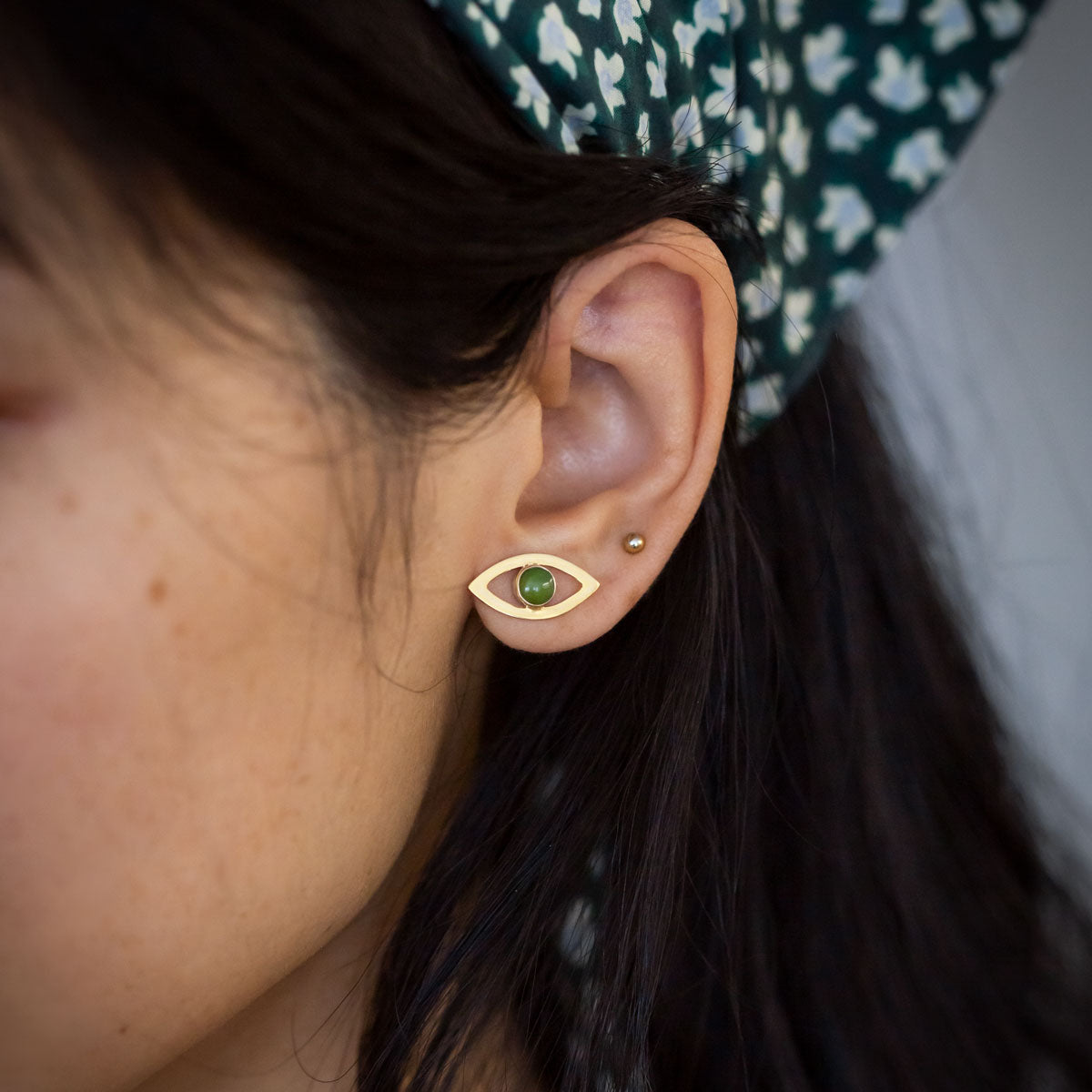 Pounamu Eye Candy Stud Earrings in 9 carat Gold