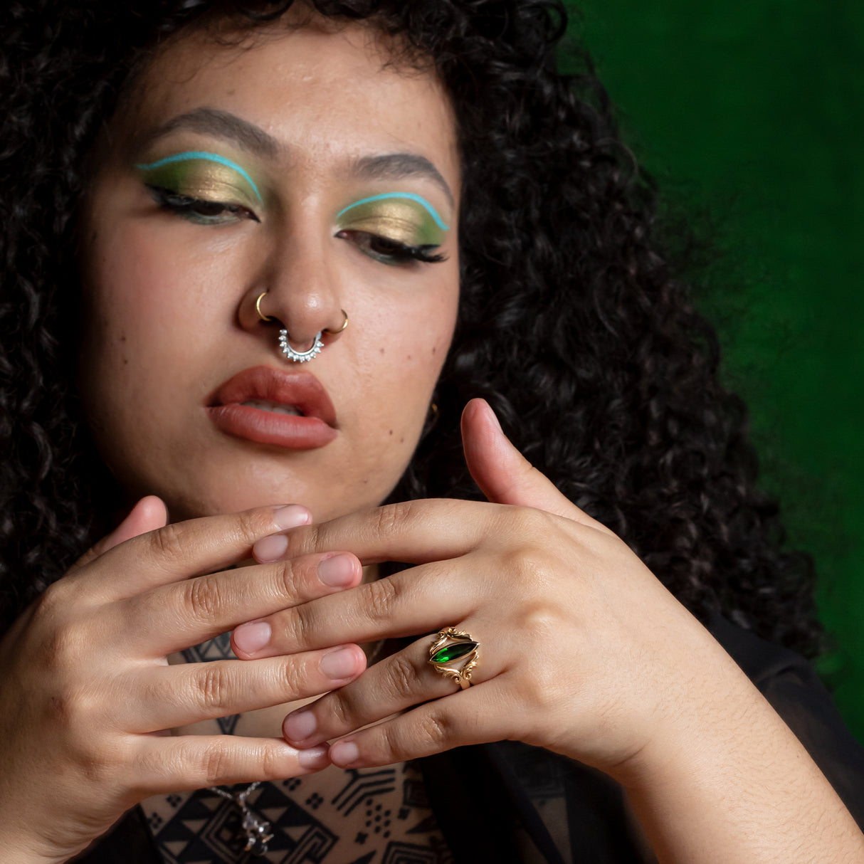 1.34 carat Chrome Green Tourmaline Oracle ring in 9 carat Gold