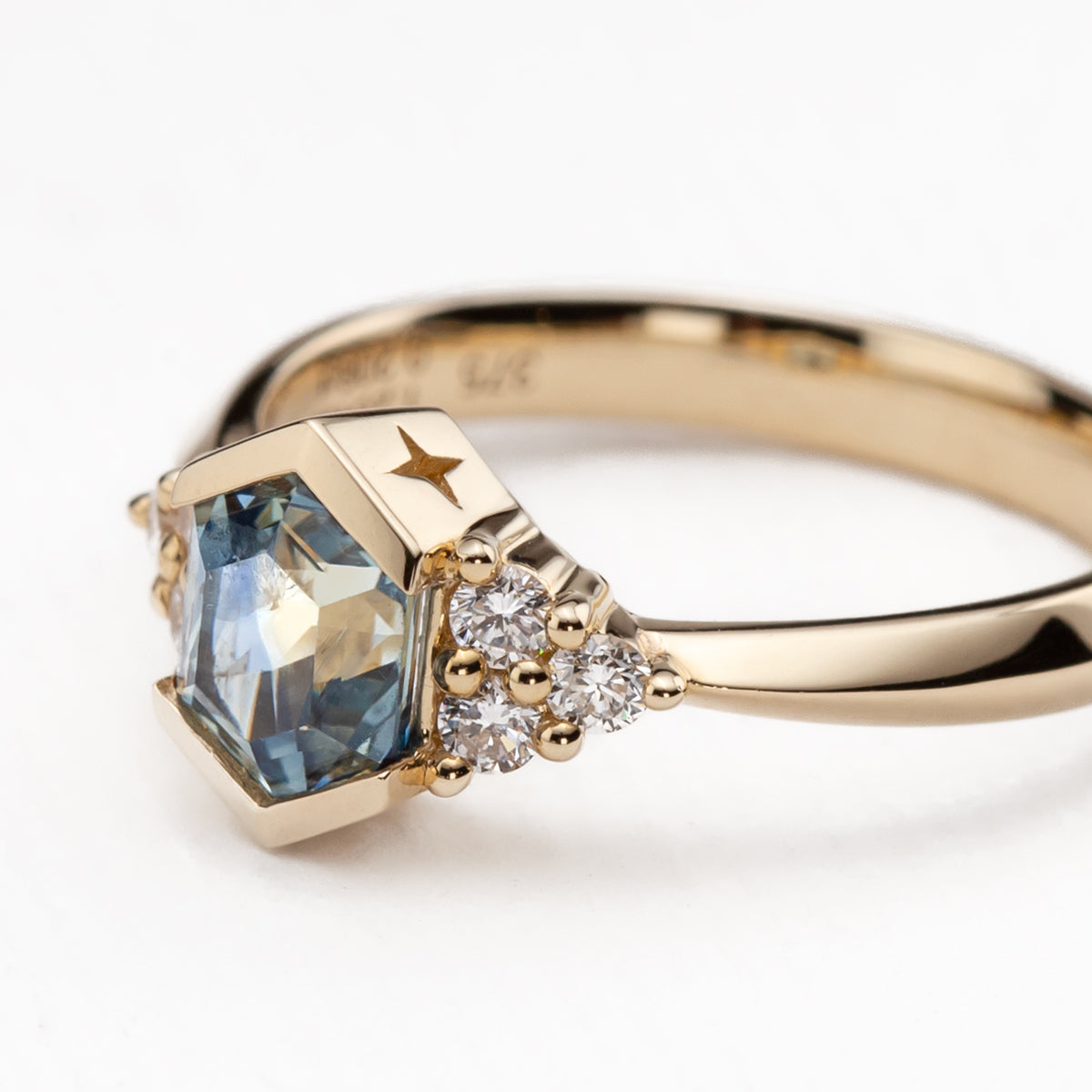 Stardust Sapphire & Diamond Gold Ring