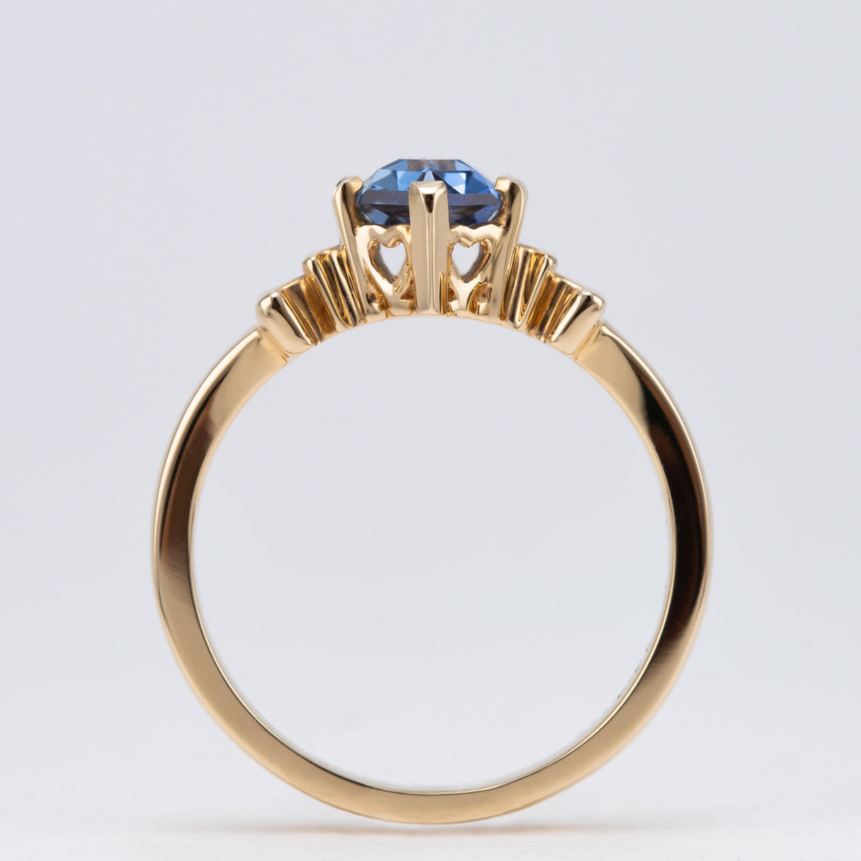 1.34 carat Hexagonal cut Cornflower Blue Sapphire French Filigree Ring in 14 carat Yellow Gold