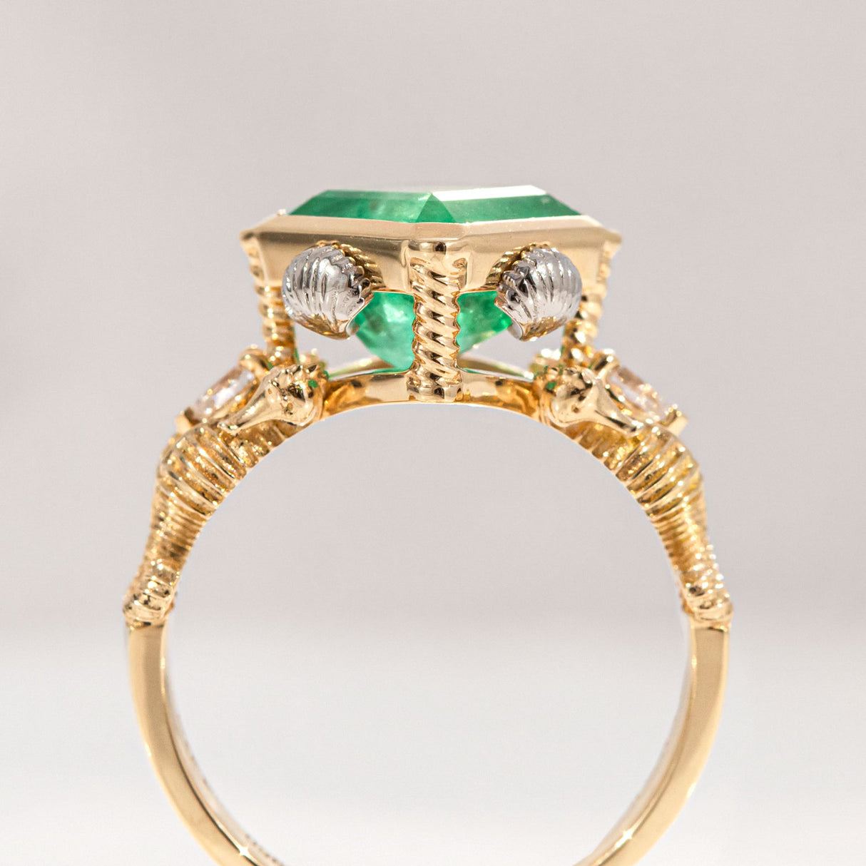 3.47 carat Emerald Seahorse Temple ring with Diamonds in 18 carat Gold and Platinum