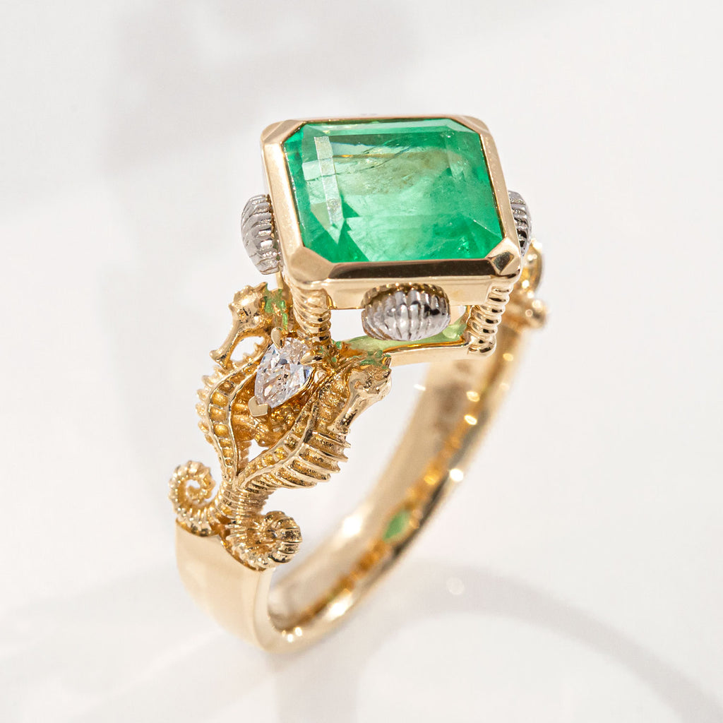 3.47 carat Emerald Seahorse Temple ring with Diamonds in 18 carat Gold and Platinum