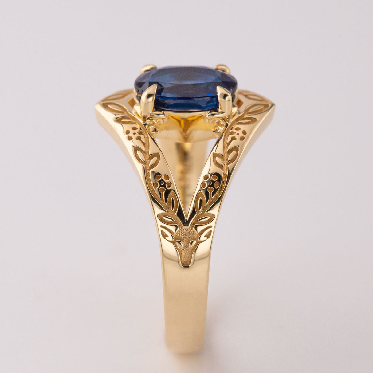 1.47 ct Blue Kyanite Cernunnos ring in 9 carat Gold