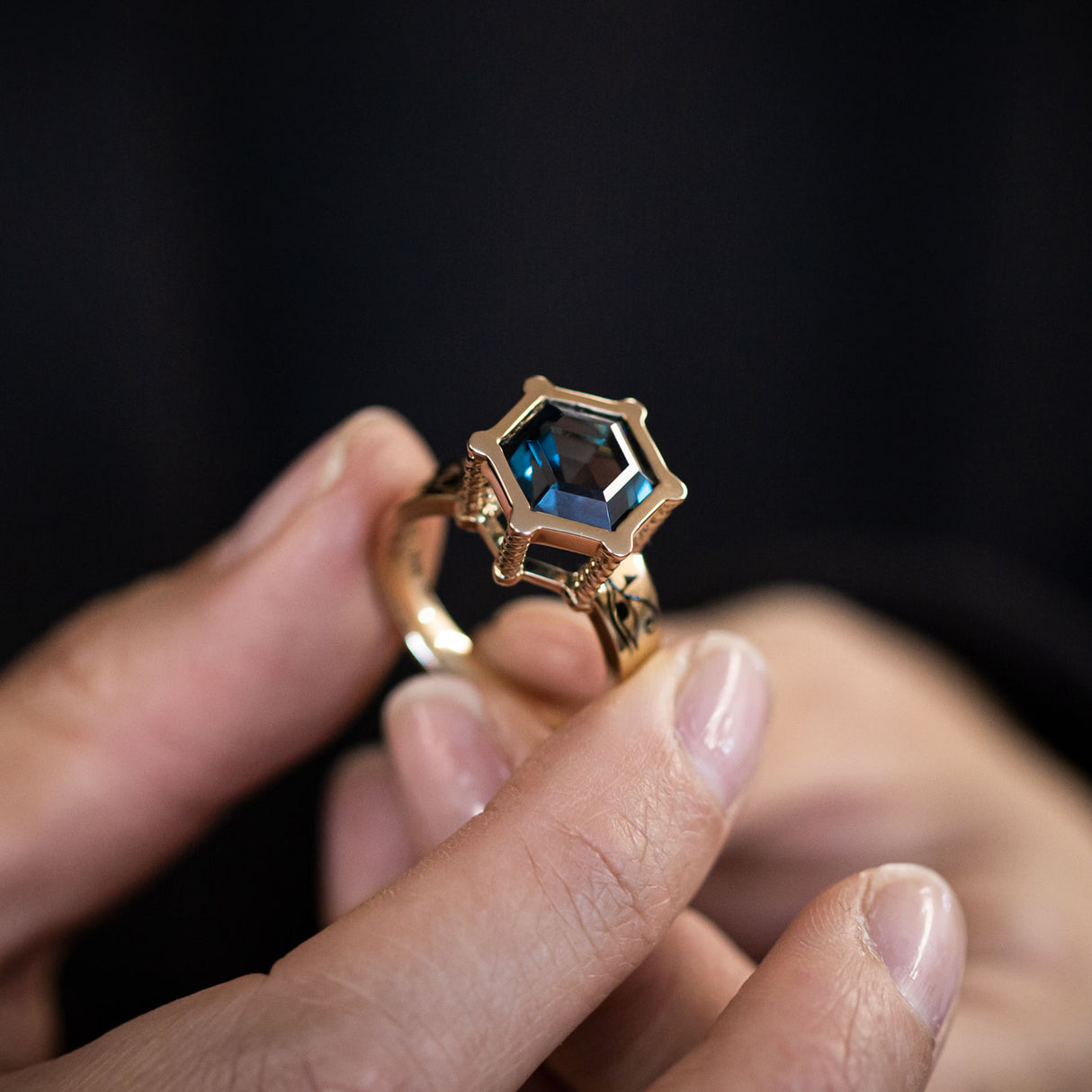 Eye of Horus / Eye of Ra ring with London Blue Topaz in 9 carat Gold