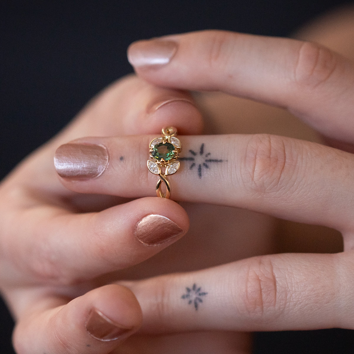 Forest Green Sapphire Nymphia Ring