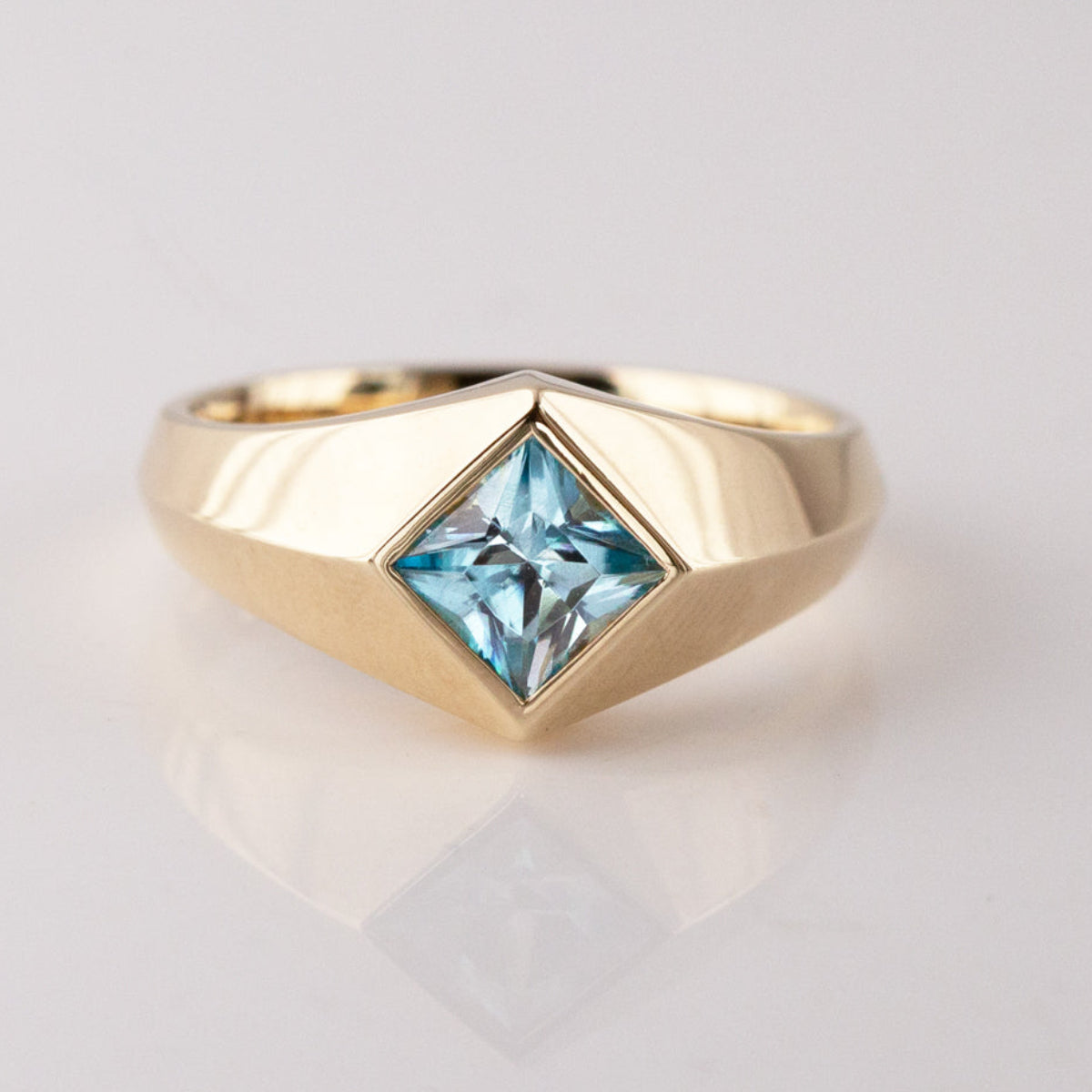 Sky Blue Zircon Geometric Signet ring in 9 carat Gold