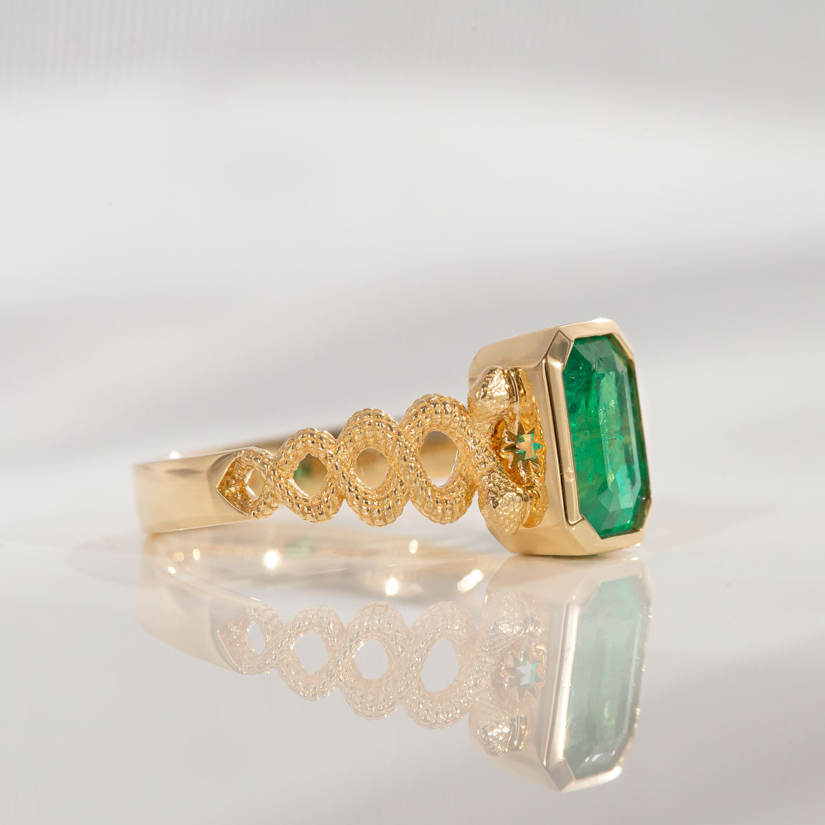 1.66 carat Emerald Snake Charmer ring in 18 carat Gold