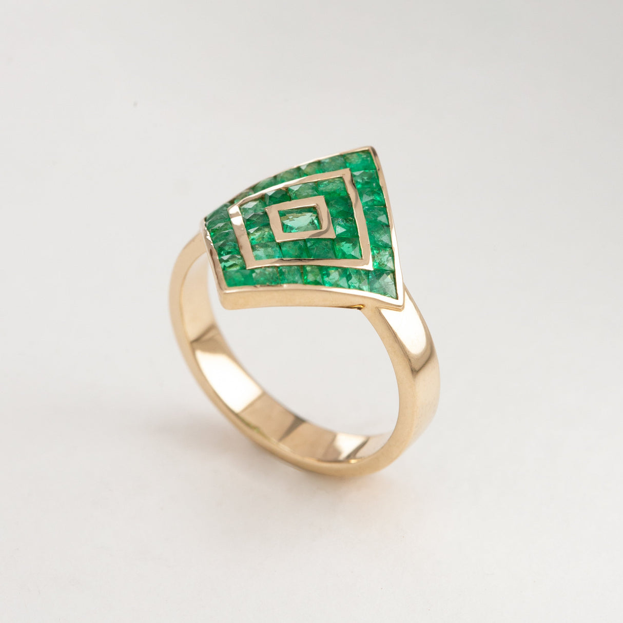 Emerald Magic Carpet Ring