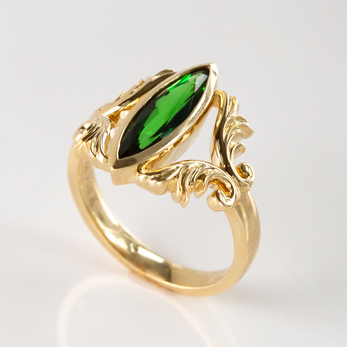 1.34 carat Chrome Green Tourmaline Oracle ring in 9 carat Gold