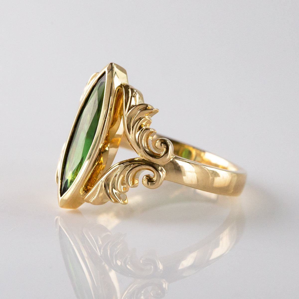 1.34 carat Chrome Green Tourmaline Oracle ring in 9 carat Gold