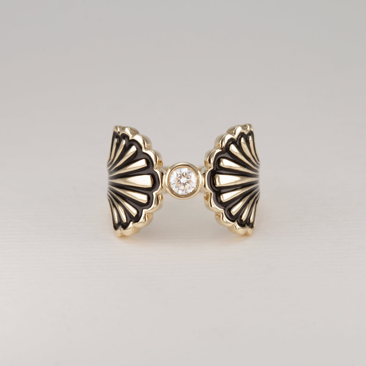 Moulin Rouge Ring with Diamond in 9 carat Gold