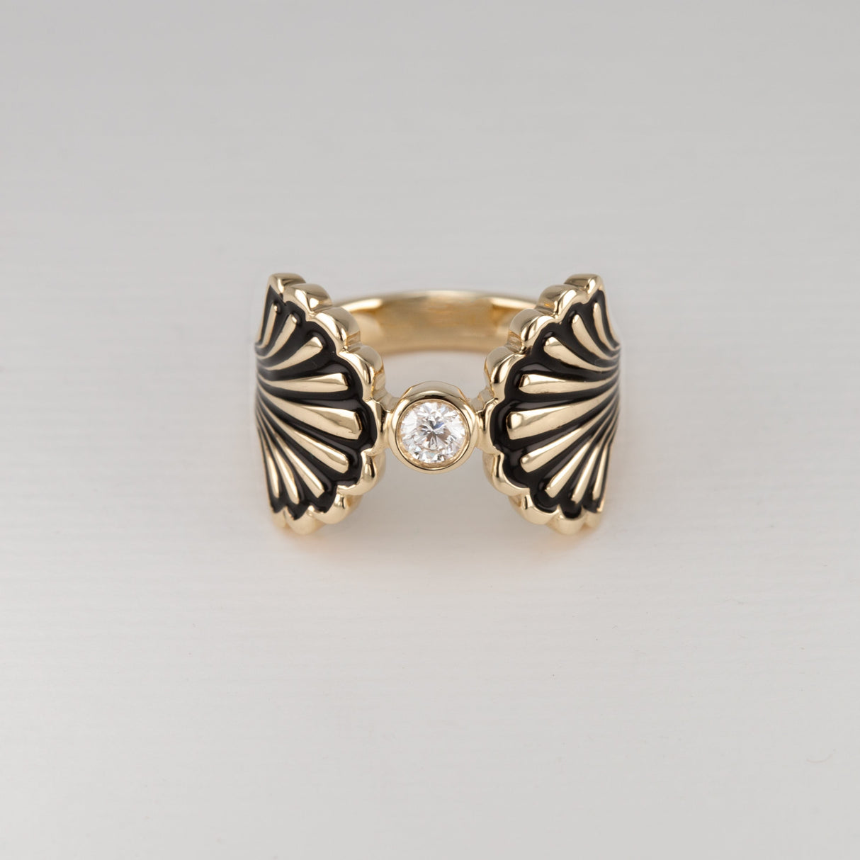 Moulin Rouge Ring with Diamond in 9 carat Gold