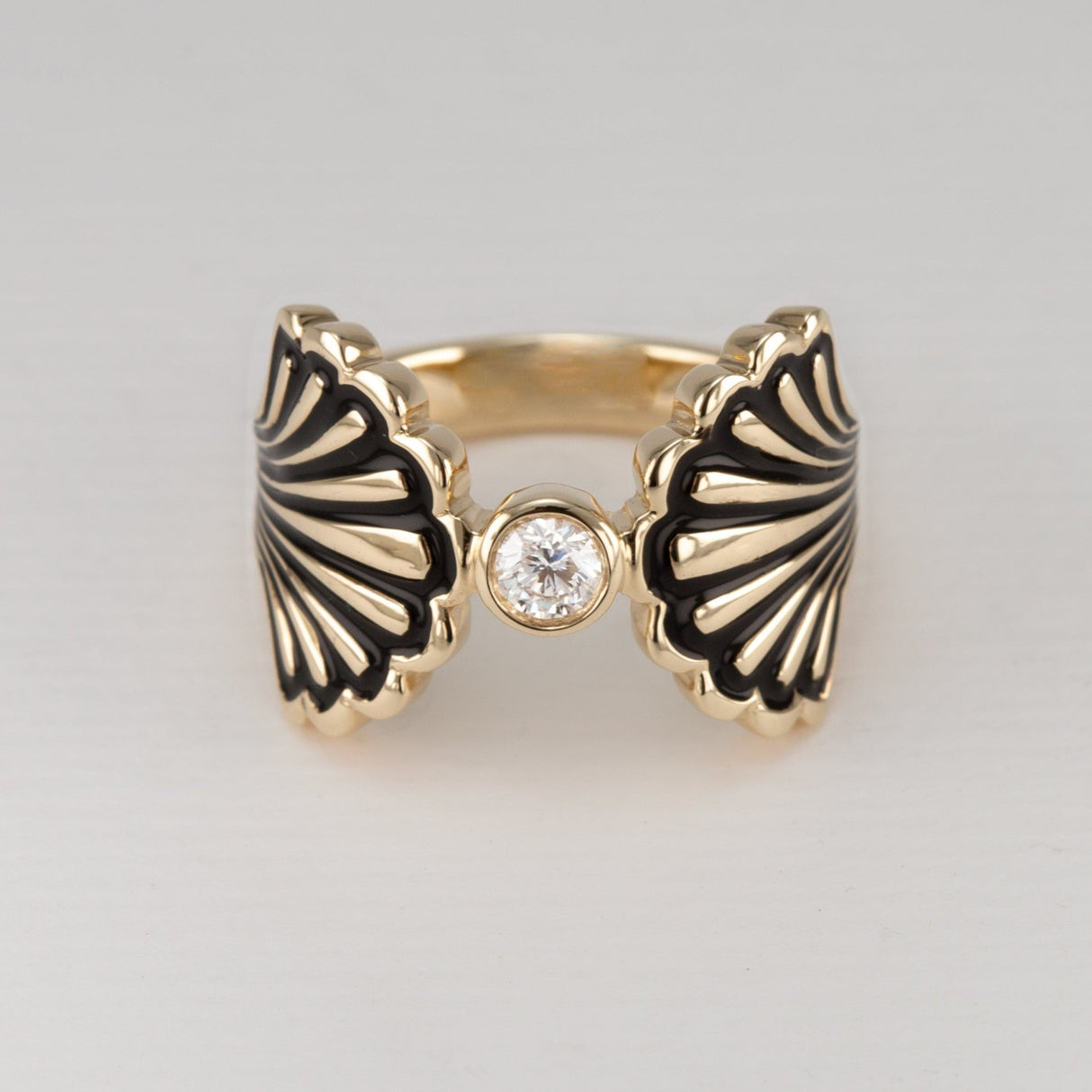 Moulin Rouge Ring with Diamond in 9 carat Gold