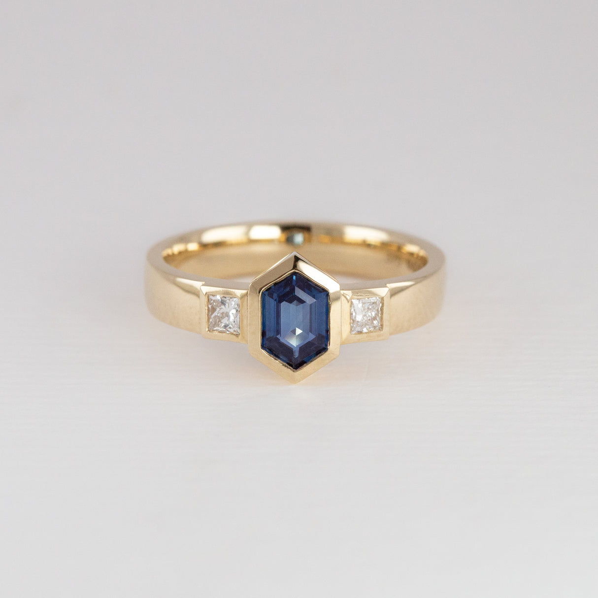 Little Princess ring with Blue Sapphire and Diamonds