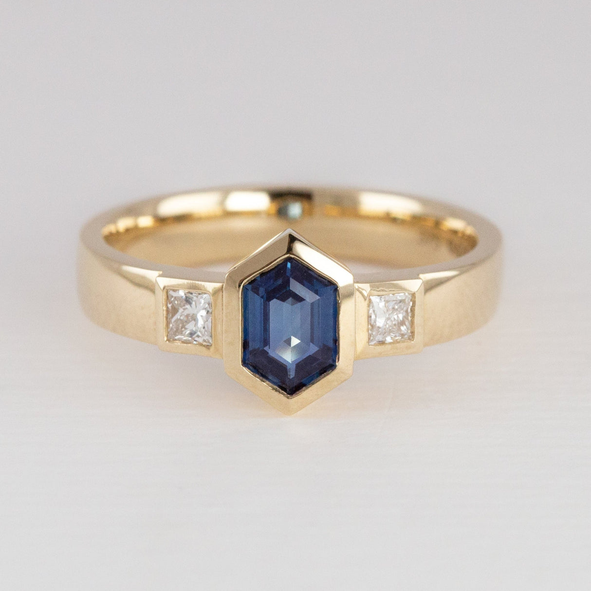 Little Princess ring with Blue Sapphire and Diamonds