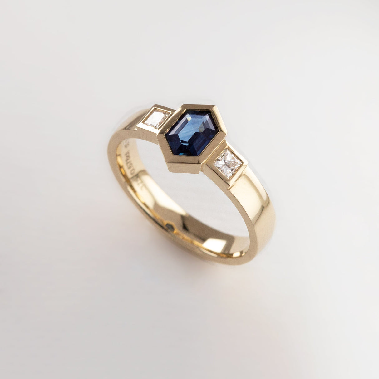 Little Princess ring with Blue Sapphire and Diamonds