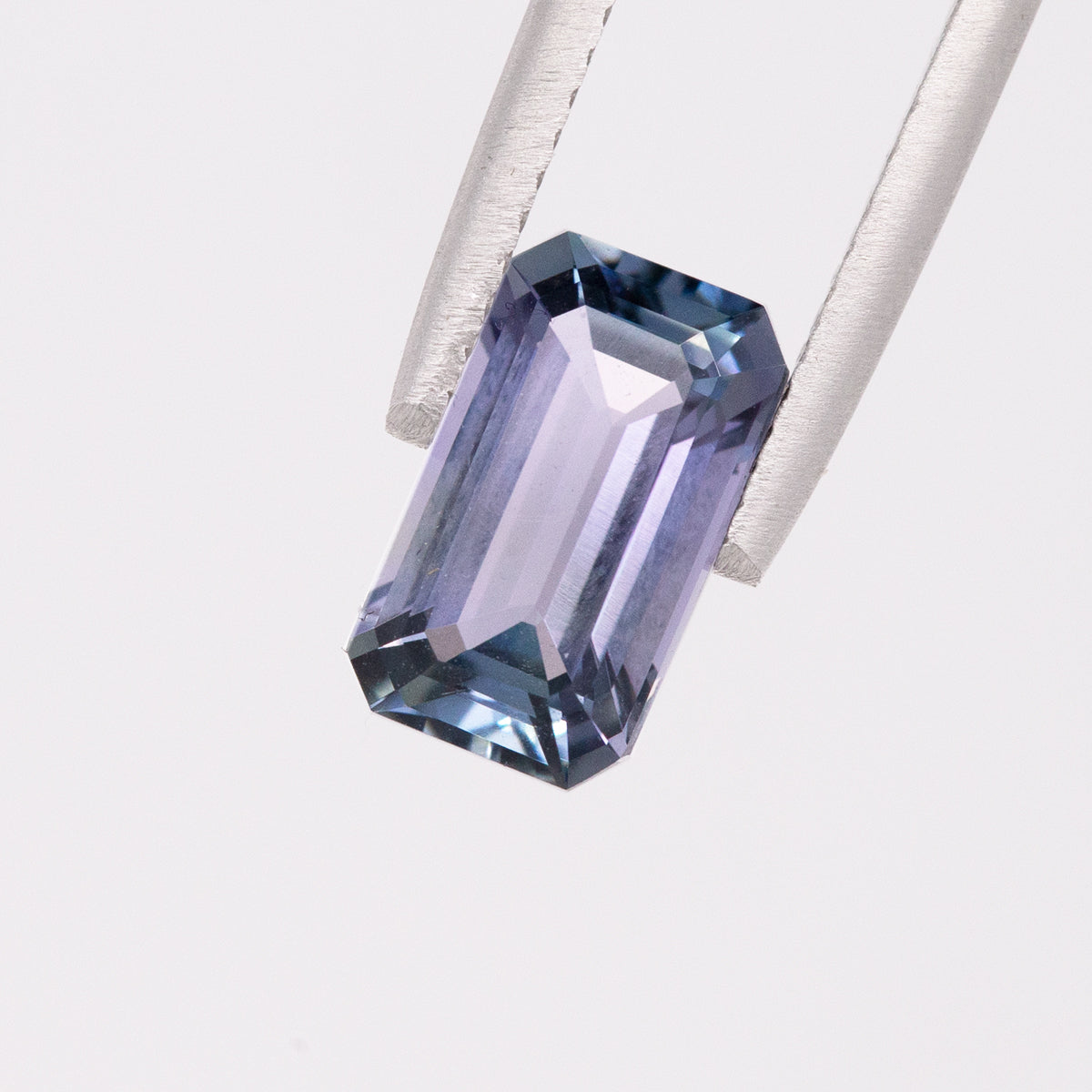 Violet Pleochroism Tanzanite Octagonal cut 2.37 carats