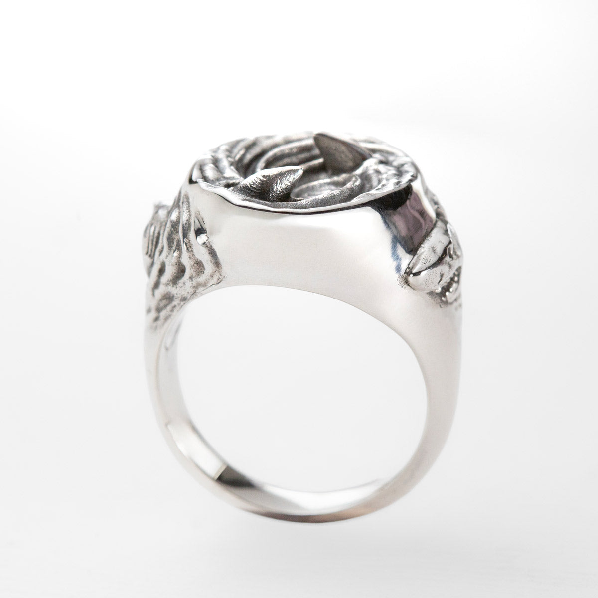 Thrasher Ring