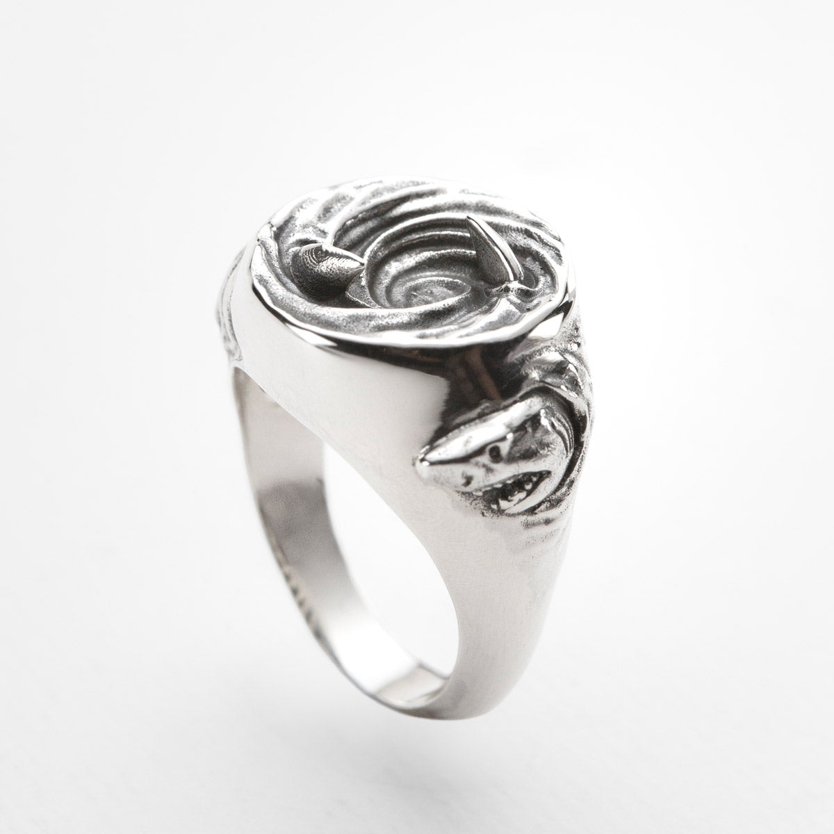 Thrasher Ring