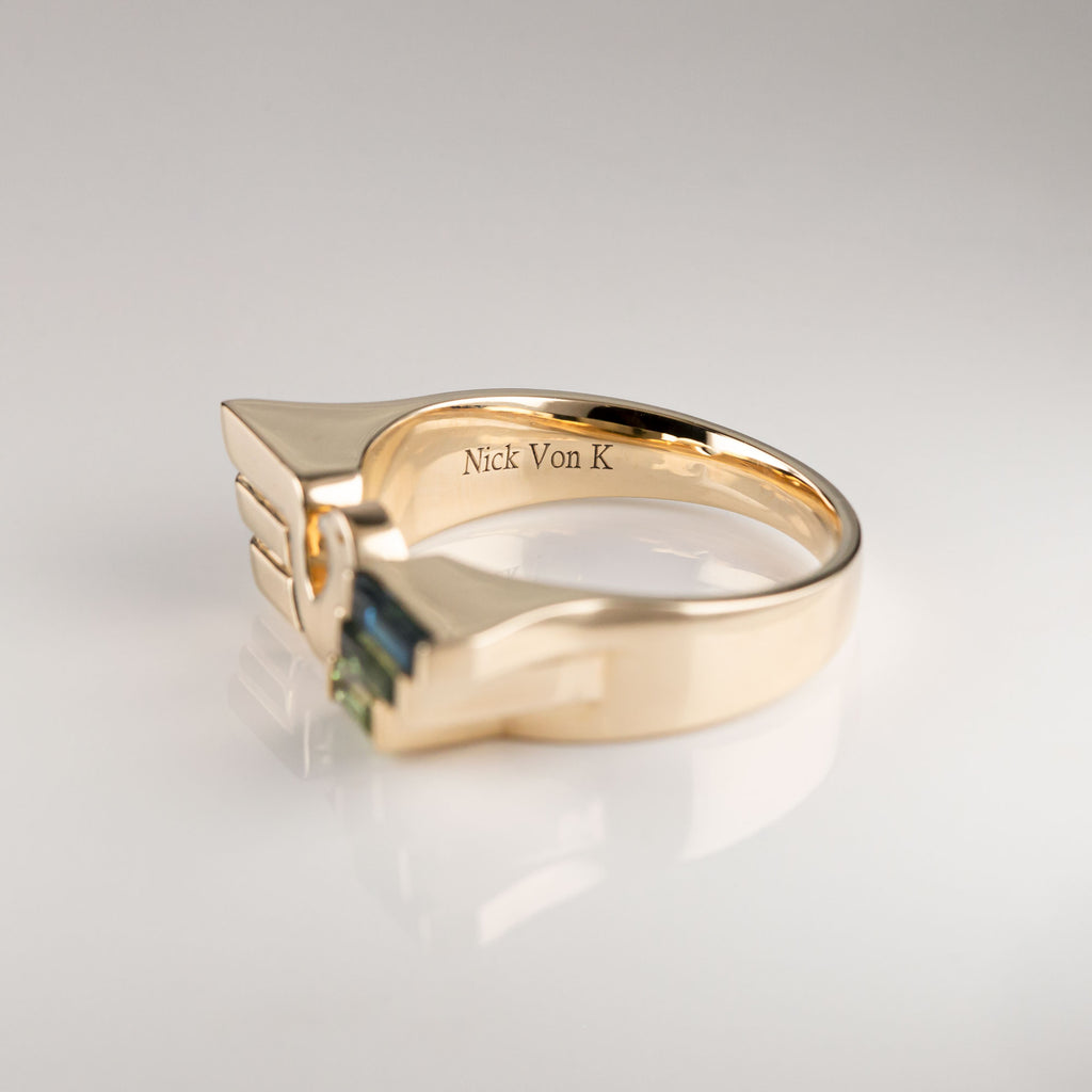 Sapphire Skyhawk ring in 9 carat Gold