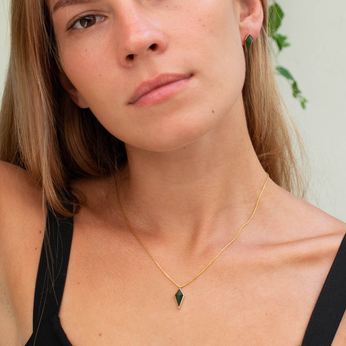 9 carat Gold Pounamu Pinnacle Pendant