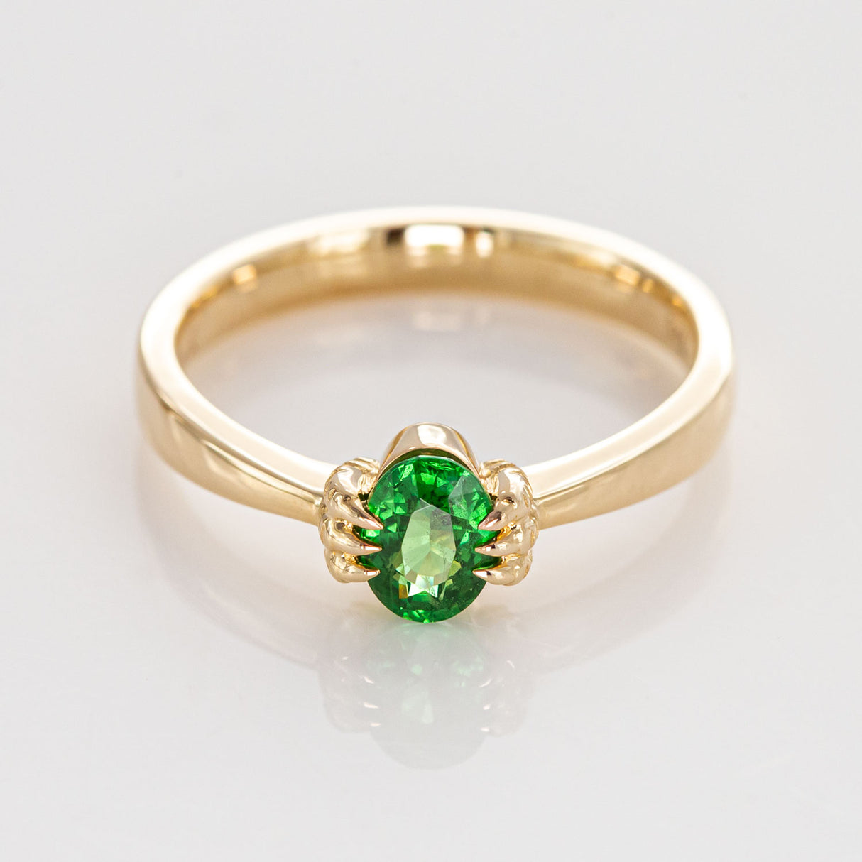 Apple Green Tsavorite Baby Dragon Claw ring in 9 carat Gold