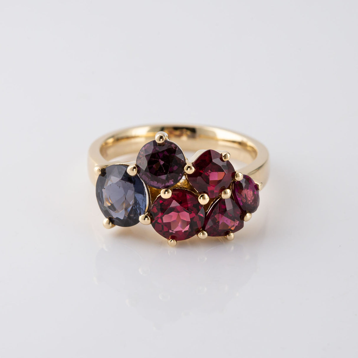 Forbidden Fruit Cluster ring in 9 carat Gold