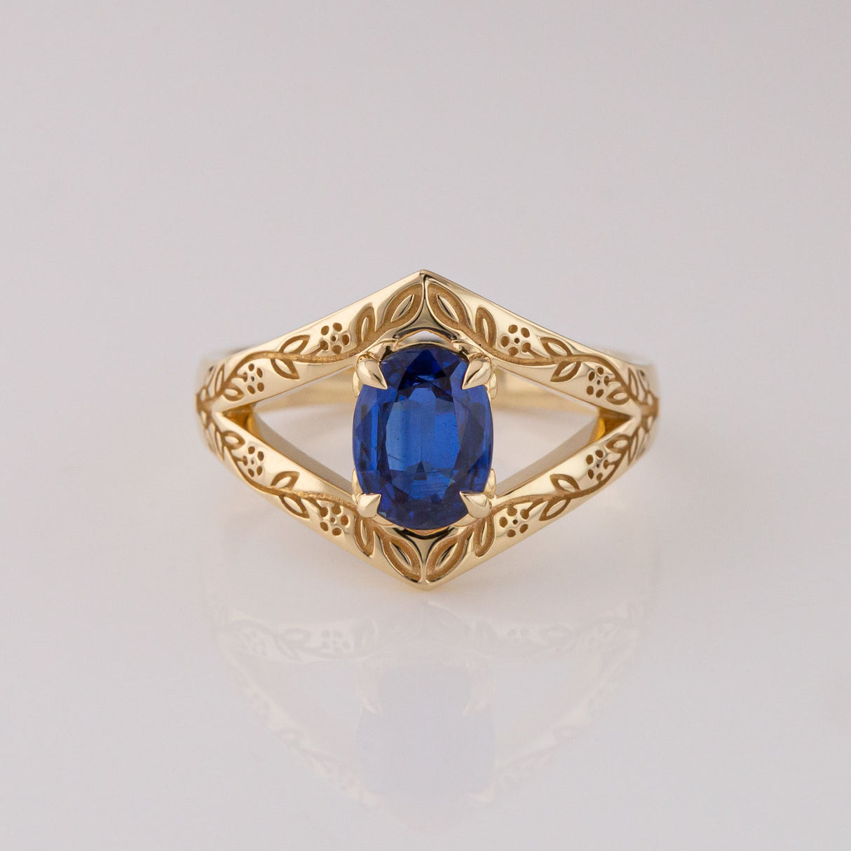 1.47 ct Blue Kyanite Cernunnos ring in 9 carat Gold