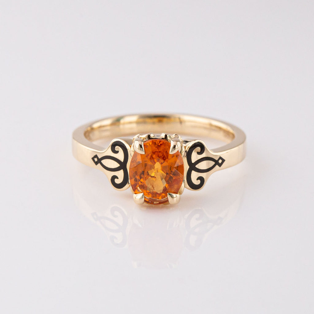 1.70 carat Mandarin Garnet Deco ring in 14 carat Gold
