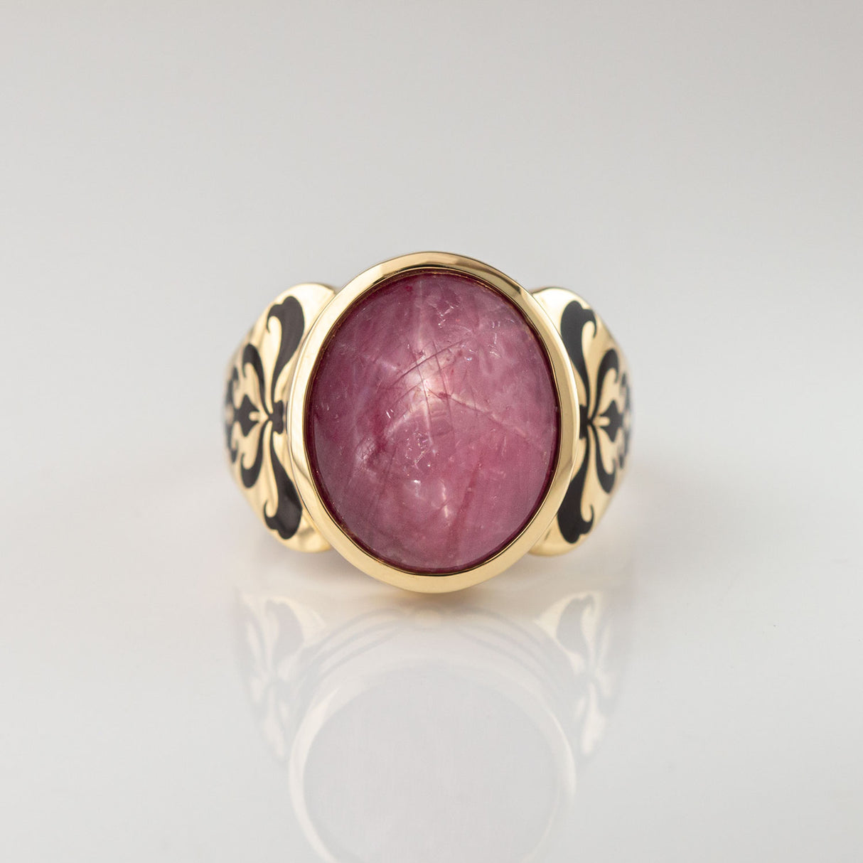 Pink Star Ruby Nouveau Deco ring in 9 carat Gold