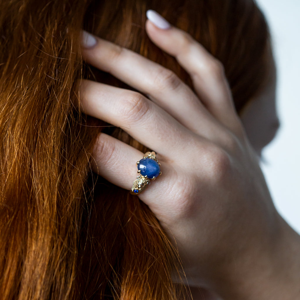 7.05 carat Blue Star Sapphire Bastet ring in 9 carat Gold and Platinum