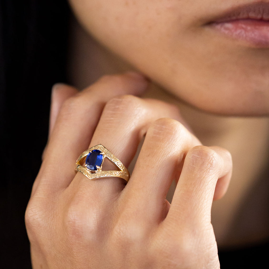 1.47 ct Blue Kyanite Cernunnos ring in 9 carat Gold