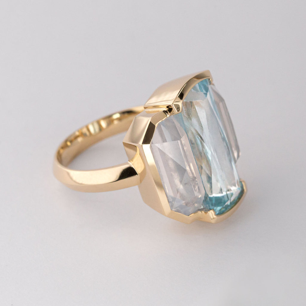 Misty Quartz and Aquamarine Mega Cocktail ring in 9 carat Gold