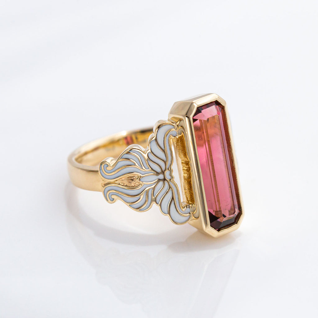 White Monarch ring with Rose Tourmaline in 9 carat Yellow Gold