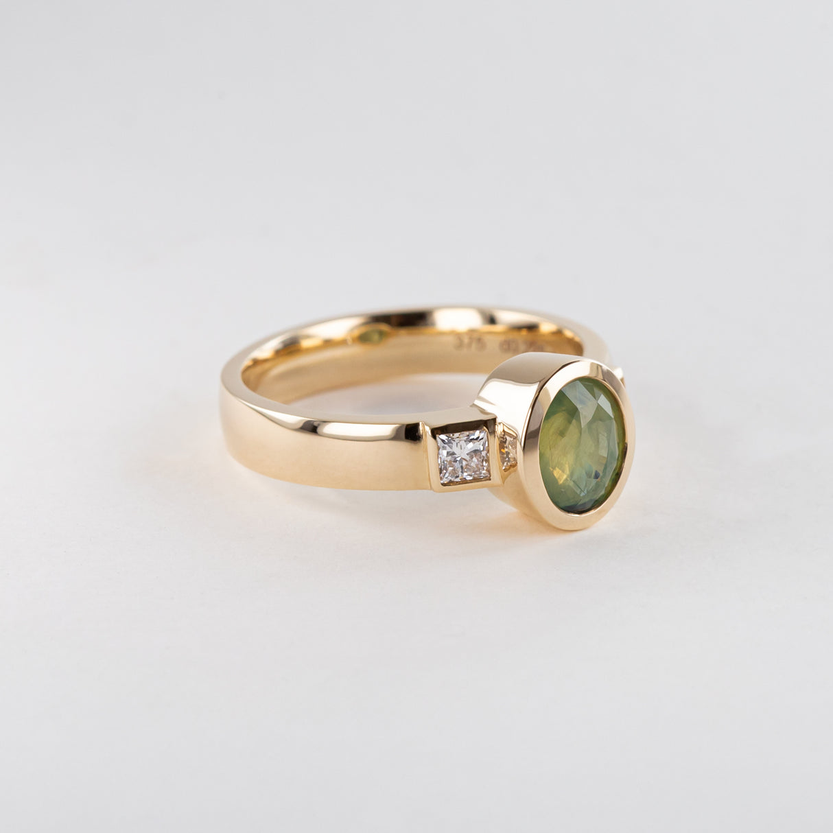 Opalescent Moss Green Sapphire Memories Ring in Gold with Diamonds