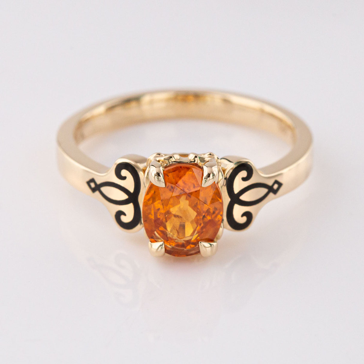 1.70 carat Mandarin Garnet Deco ring in 14 carat Gold