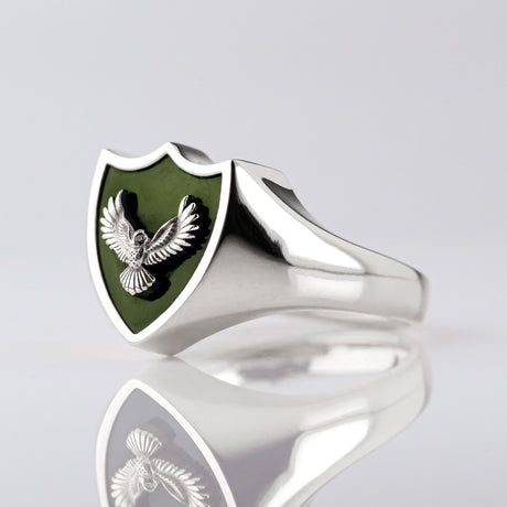 Pounamu Owl Crest Signet ring in Yellow Gold or Platinum