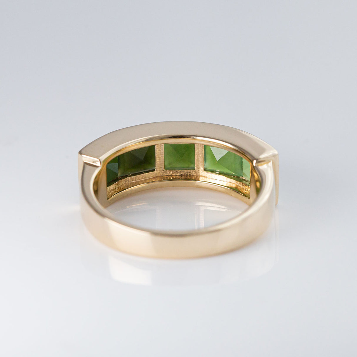 Pounamu Ombré Channel ring in 9 carat Gold