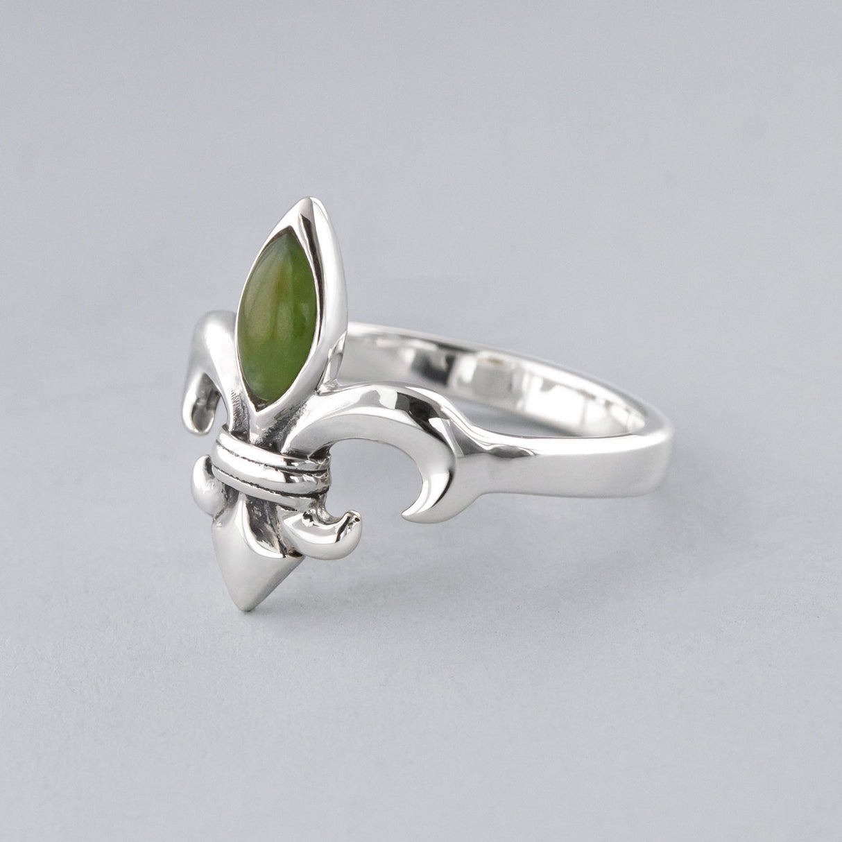 Pounamu Fleur de Lis Ring