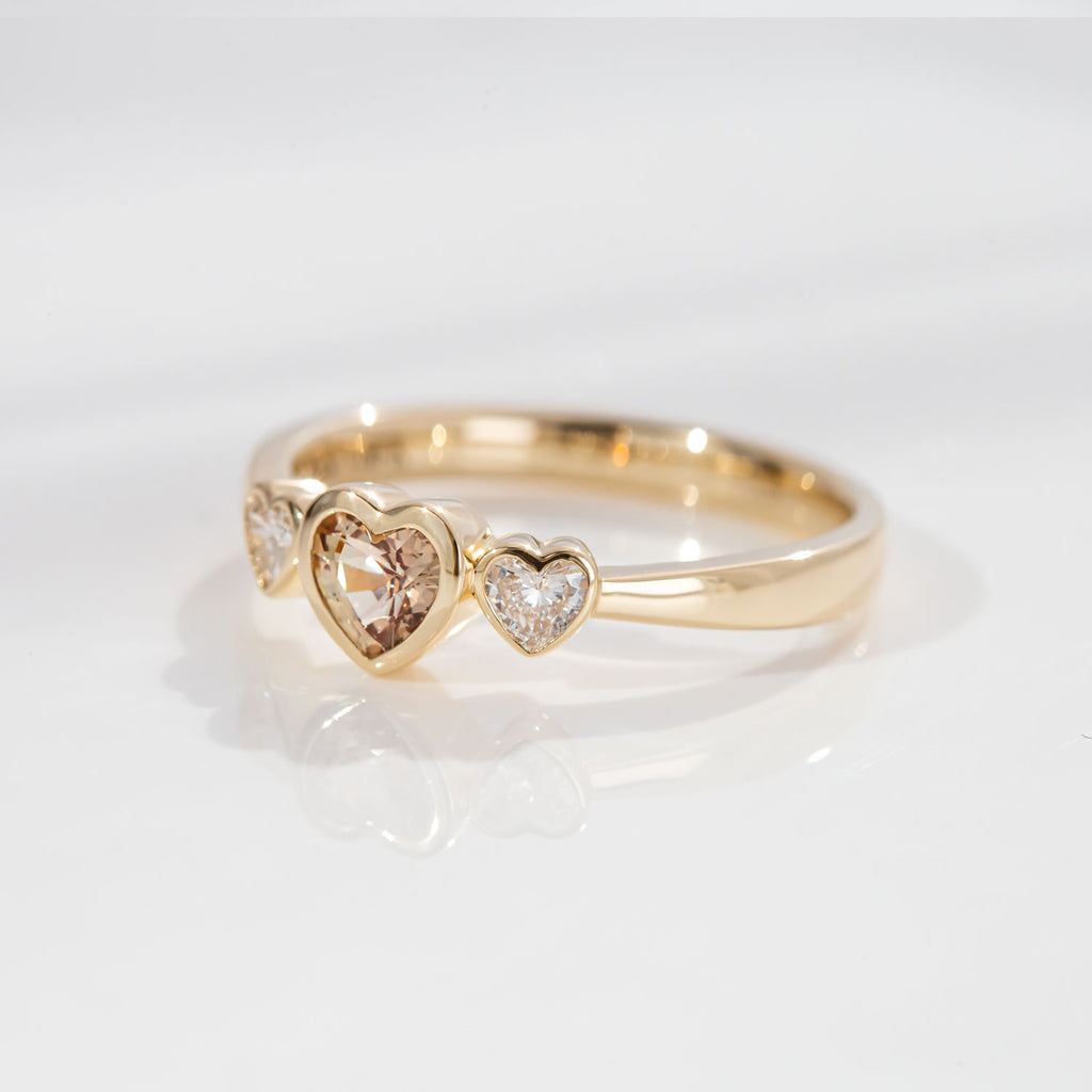 Golden Sapphire Petit Amour ring with Diamonds in 9 carat Gold
