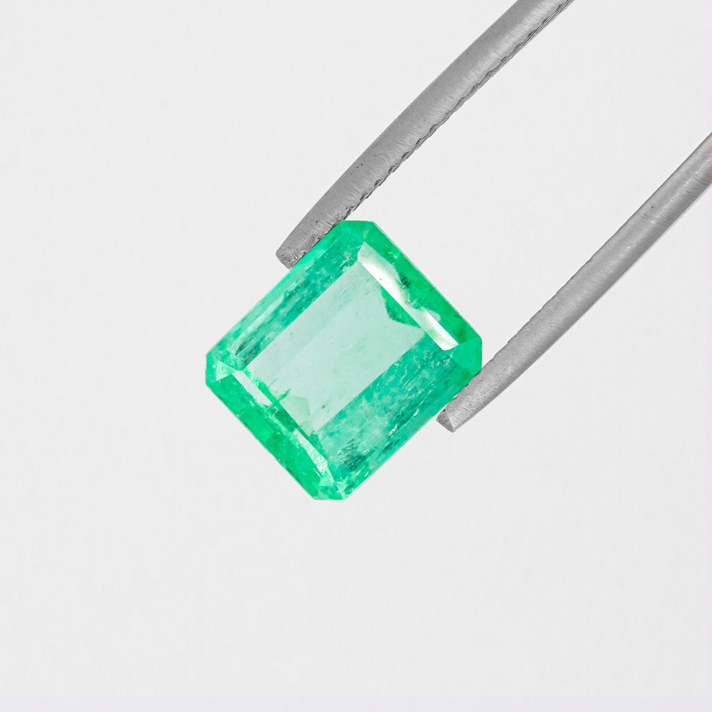 Glowing Green Emerald - Emerald cut 3.92 carats