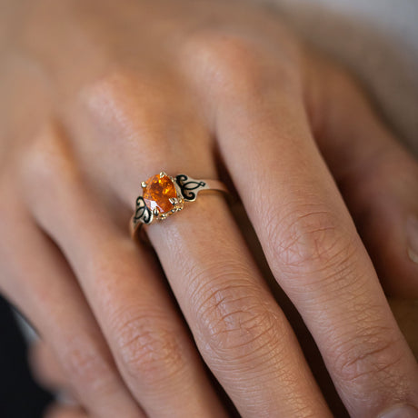 1.70 carat Mandarin Garnet Deco ring in 14 carat Gold