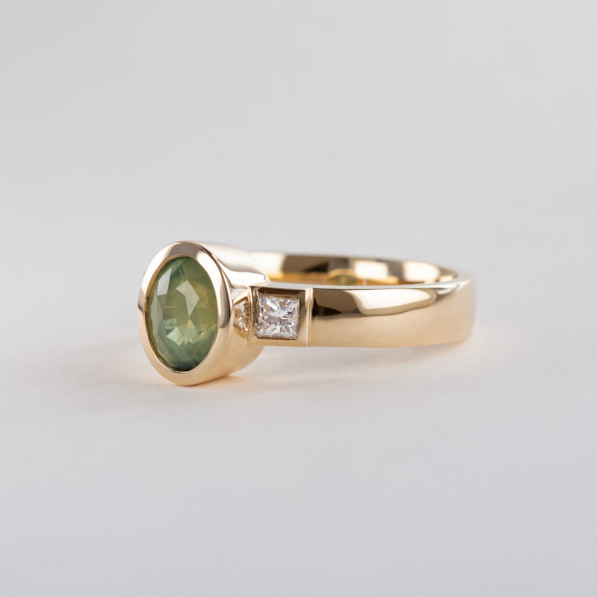 Opalescent Moss Green Sapphire Memories Ring in Gold with Diamonds