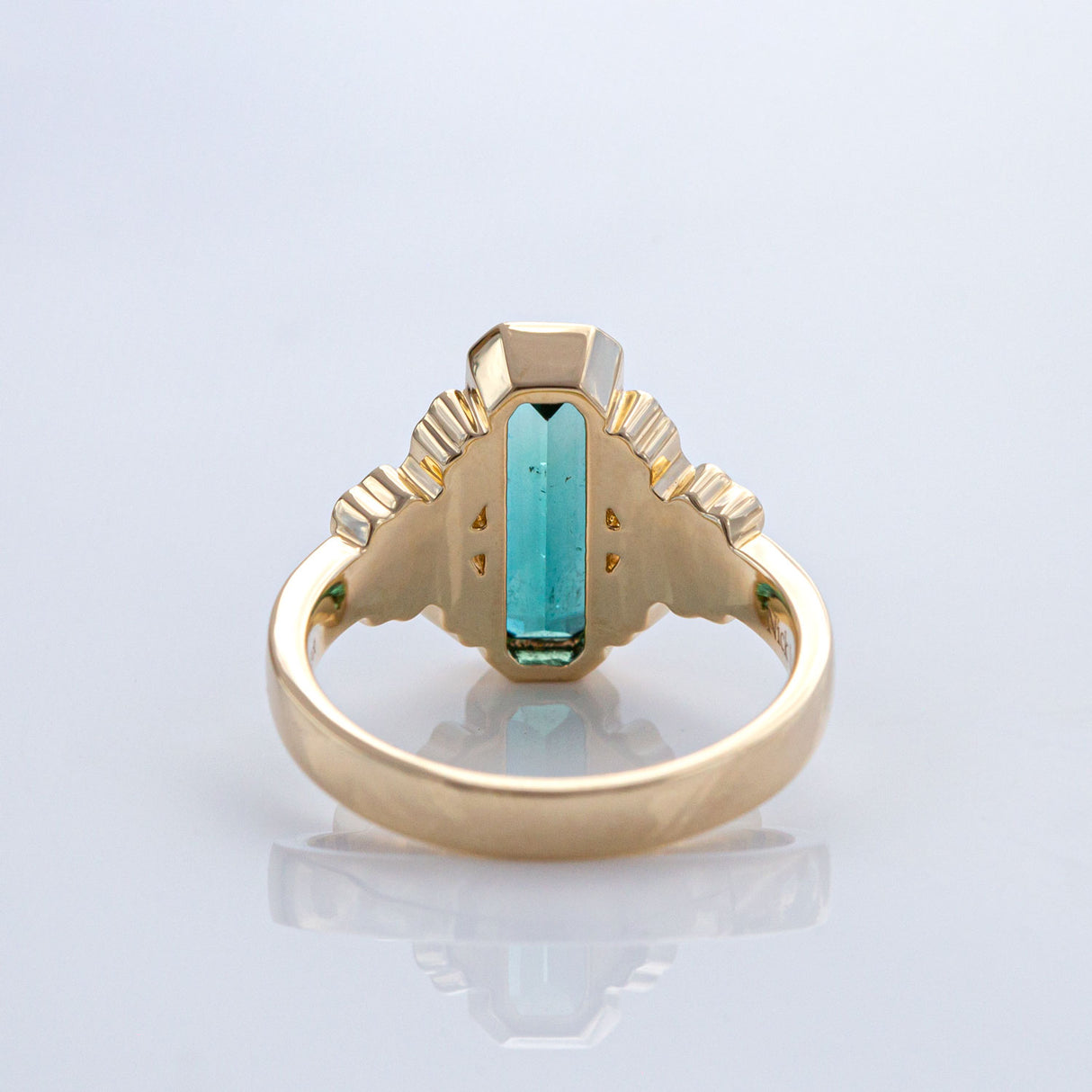 Caribbean Dream ring with Ombré Lagoon Tourmaline in 9 carat Gold