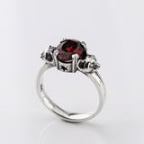 Salem Cat ring with Garnet in Sterling Silver